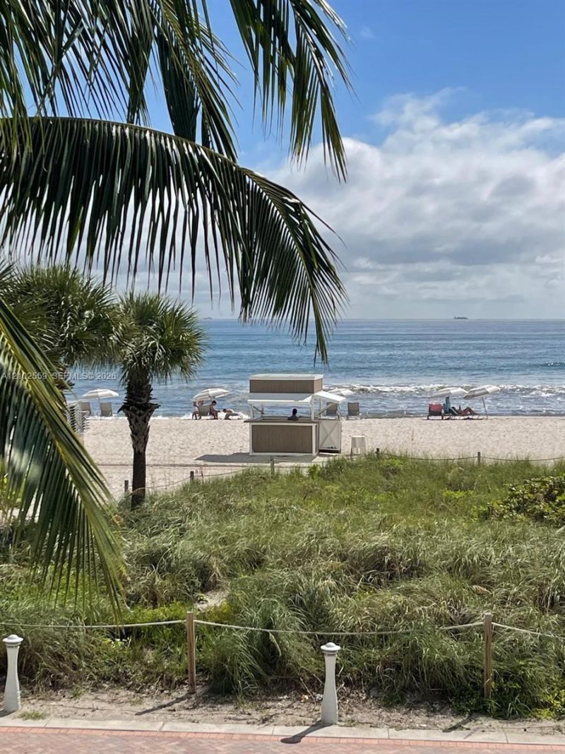 6039 Collins Ave, Unit 1006, Miami Beach, FL 33140 Photo