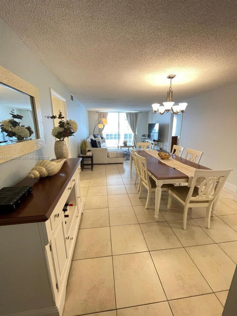 6039 Collins Ave, Unit 1006, Miami Beach, FL 33140 Photo