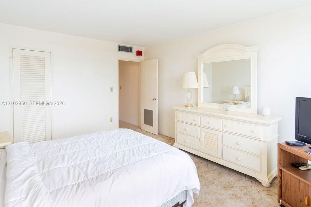 1865 79th St Cswy , Unit 8A, North Bay Village, FL 33141 Photo