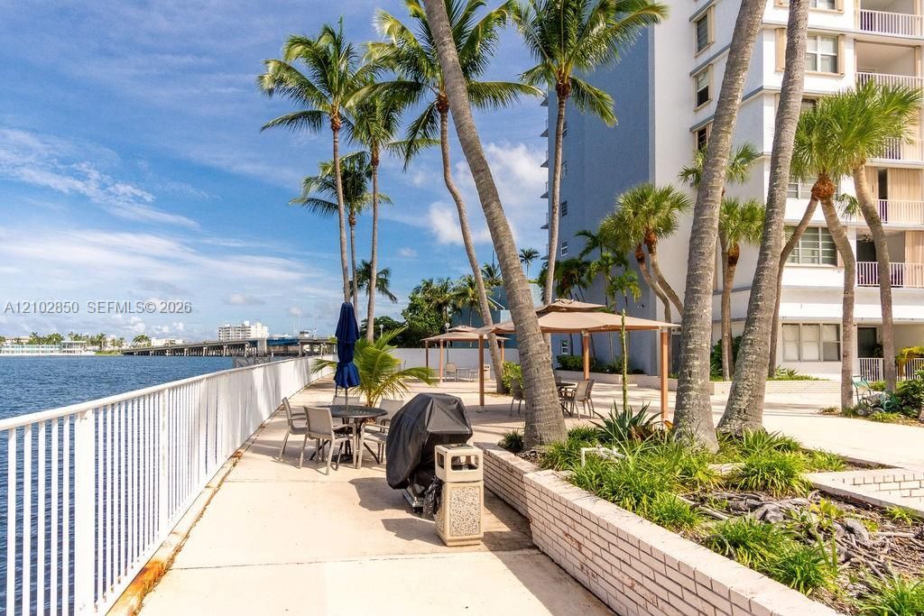 1865 79th St Cswy , Unit 8A, North Bay Village, FL 33141 Photo