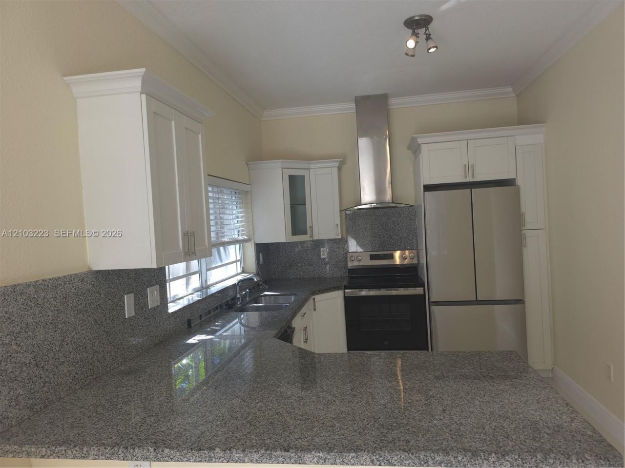 3533 SW 12th St , Miami, FL 33135 Photo