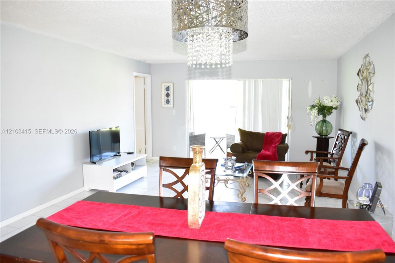 9020 Sunrise Lakes Blvd , Unit 304, Sunrise, FL 33322 Photo