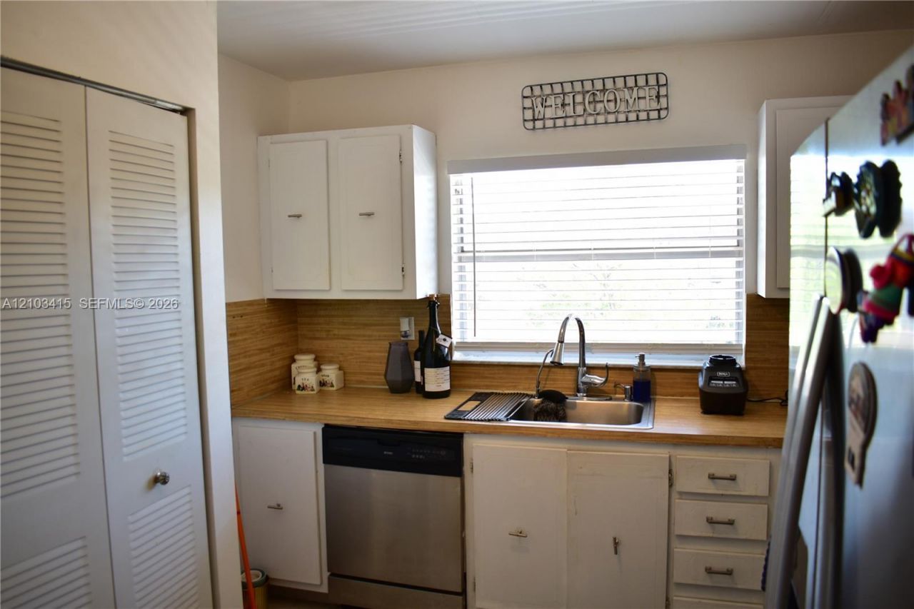 9020 Sunrise Lakes Blvd , Unit 304, Sunrise, FL 33322 Photo