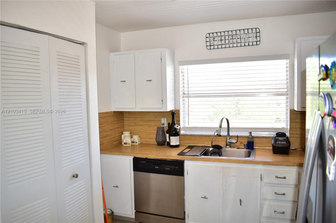 9020 Sunrise Lakes Blvd , Unit 304, Sunrise, FL 33322 Photo