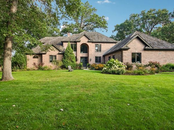 Libertyville, IL 60048