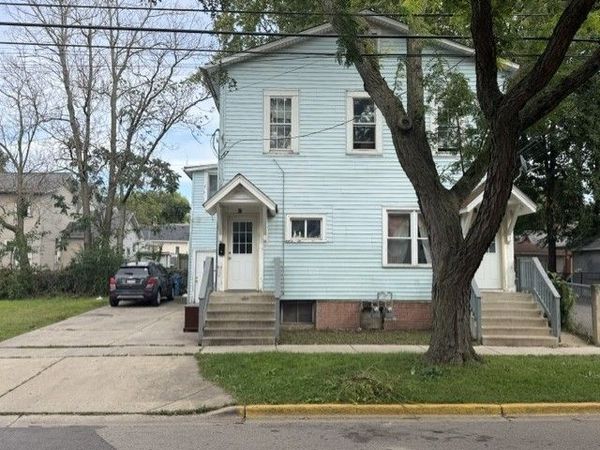 63-65 N State Street , Aurora, IL 60505