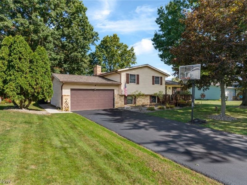 1173 Desert Street NE, Uniontown, OH 44685 Photo 1