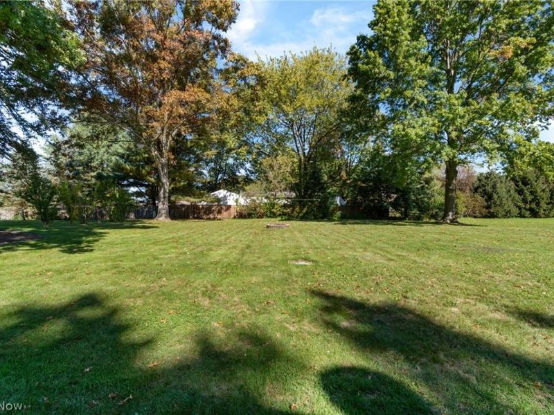 1173 Desert Street NE, Uniontown, OH 44685 Photo 6