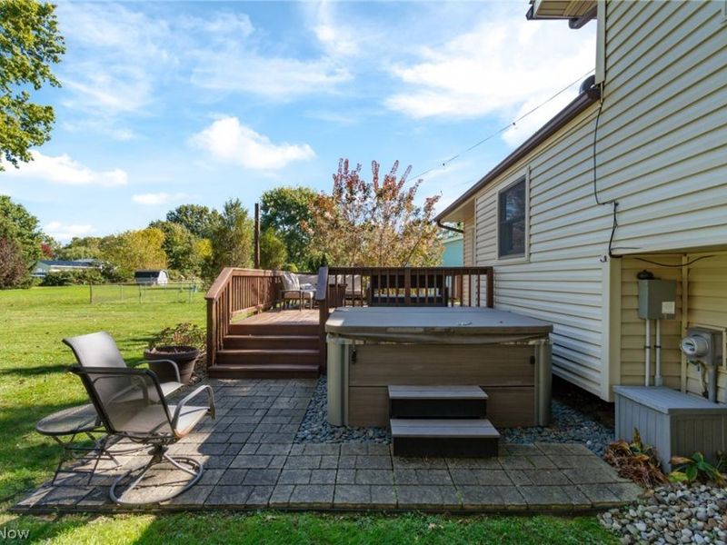 1173 Desert Street NE, Uniontown, OH 44685 Photo 8