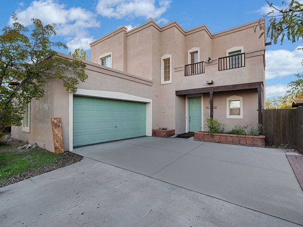 6833 Sunset Circle, Santa Fe, NM 87507