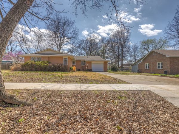 316 E Pecan Street , Coweta, OK 74429
