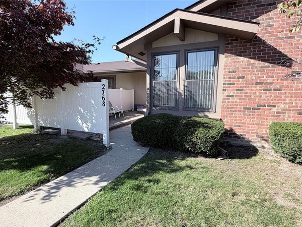 2768 Roundtree Drive, Troy, Mi 48083