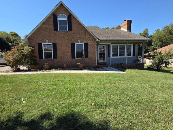 202 Manchester Drive, Maryville, TN 37803