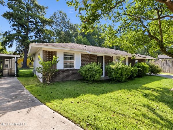 231 Flag Chapel Circle, Jackson, MS 39213