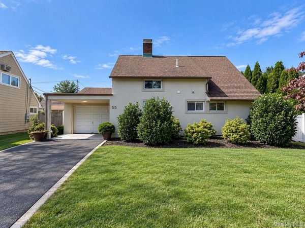 55 Acre Lane , Hicksville, NY 11801