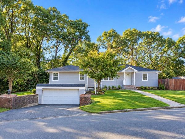 52 March Court , Selden, NY 11784
