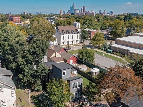 4210 Peach Court , Cleveland, OH 44113