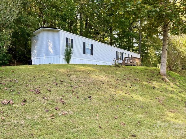880 G W Whitmire Road , Rosman, NC 28772