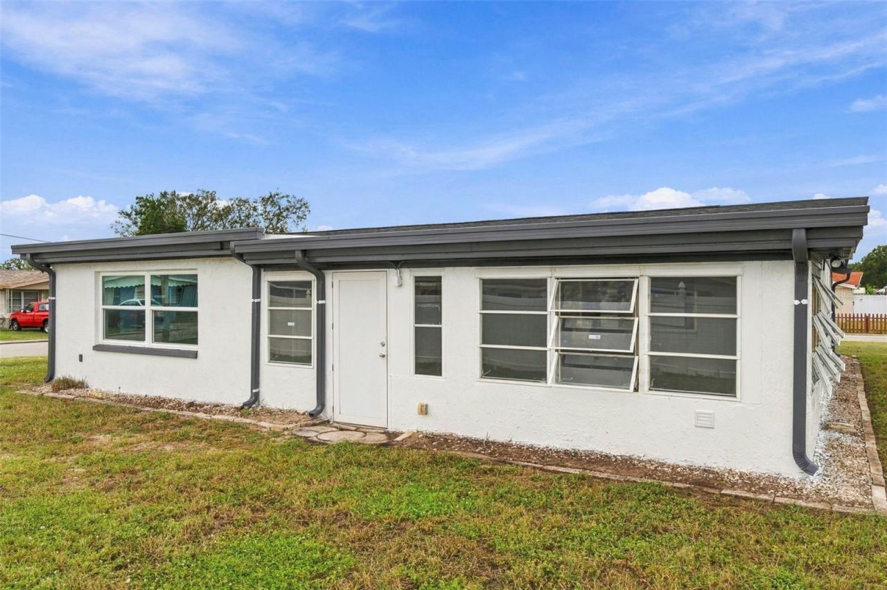 10734 Leeds Road , Port Richey, FL 34668 Photo