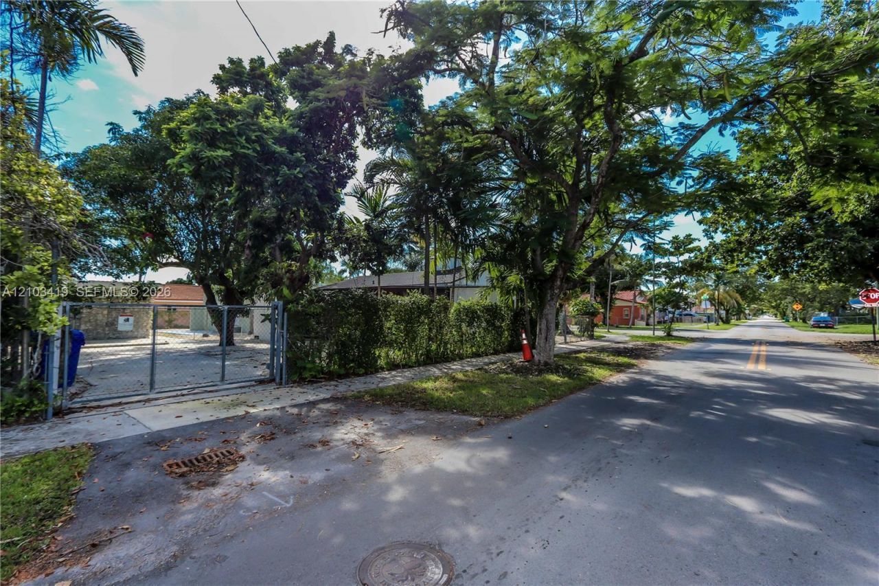 3095 NW 3rd St, Miami, FL 33125 Photo
