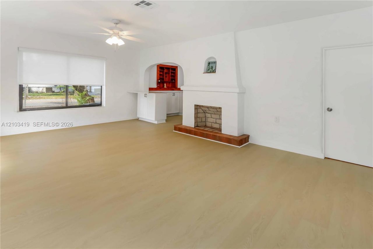 3095 NW 3rd St, Miami, FL 33125 Photo