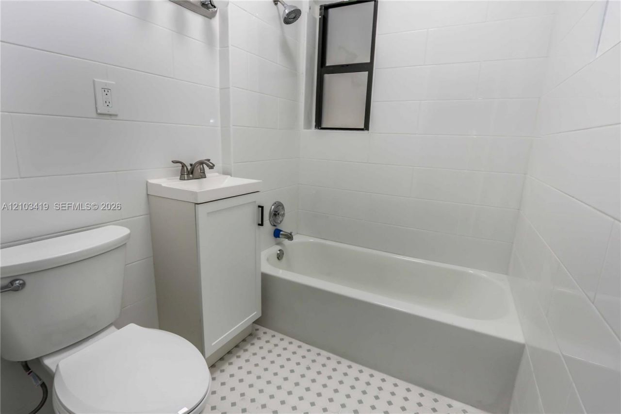 3095 NW 3rd St, Miami, FL 33125 Photo