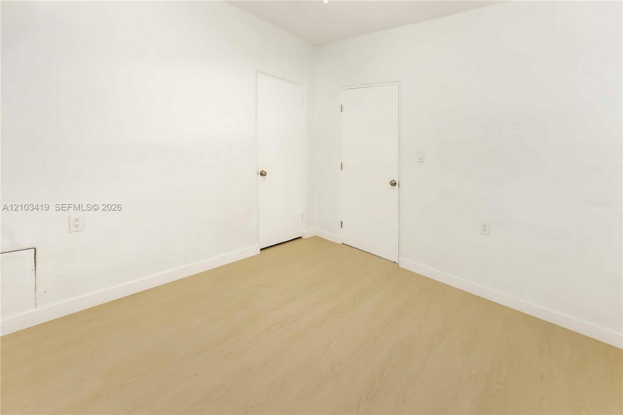 3095 NW 3rd St, Miami, FL 33125 Photo