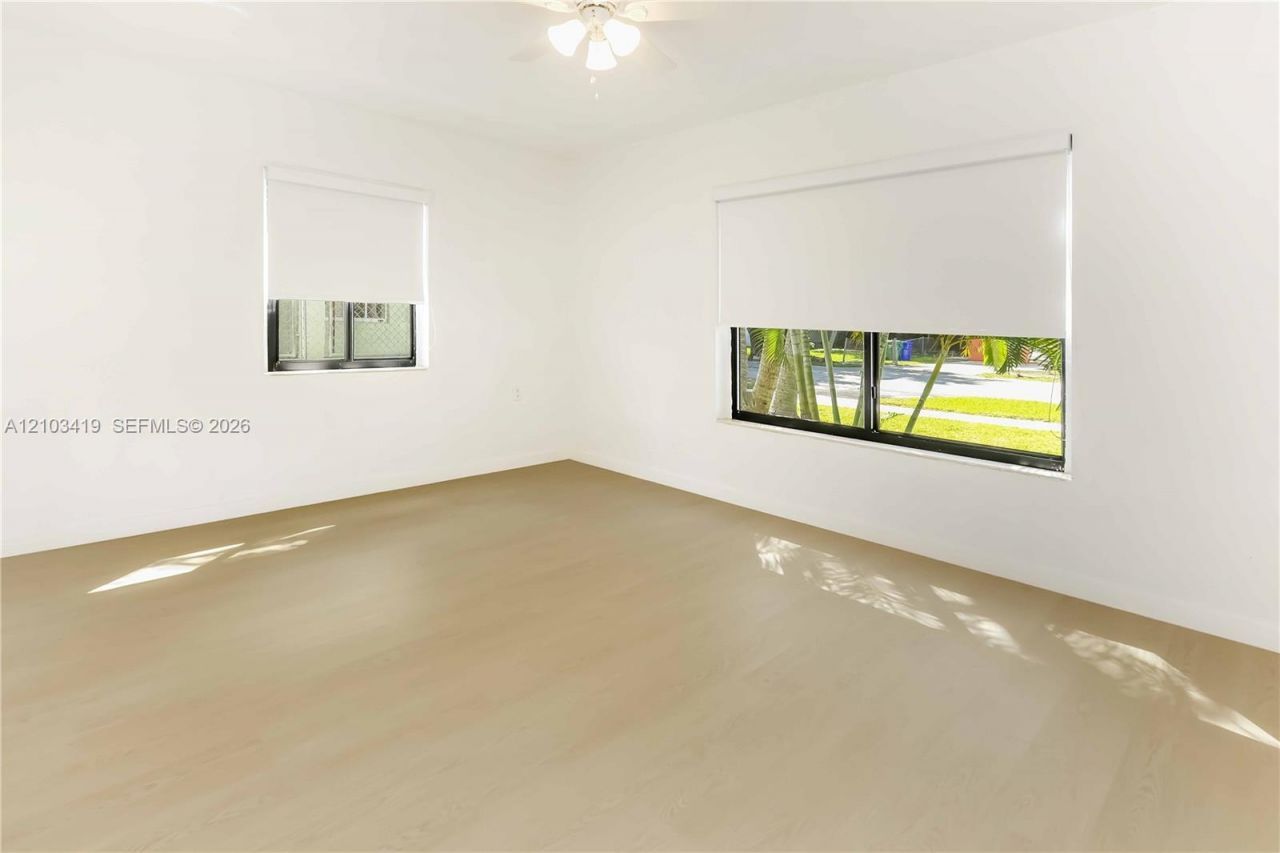 3095 NW 3rd St, Miami, FL 33125 Photo
