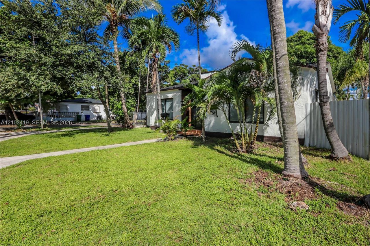 3095 NW 3rd St, Miami, FL 33125 Photo