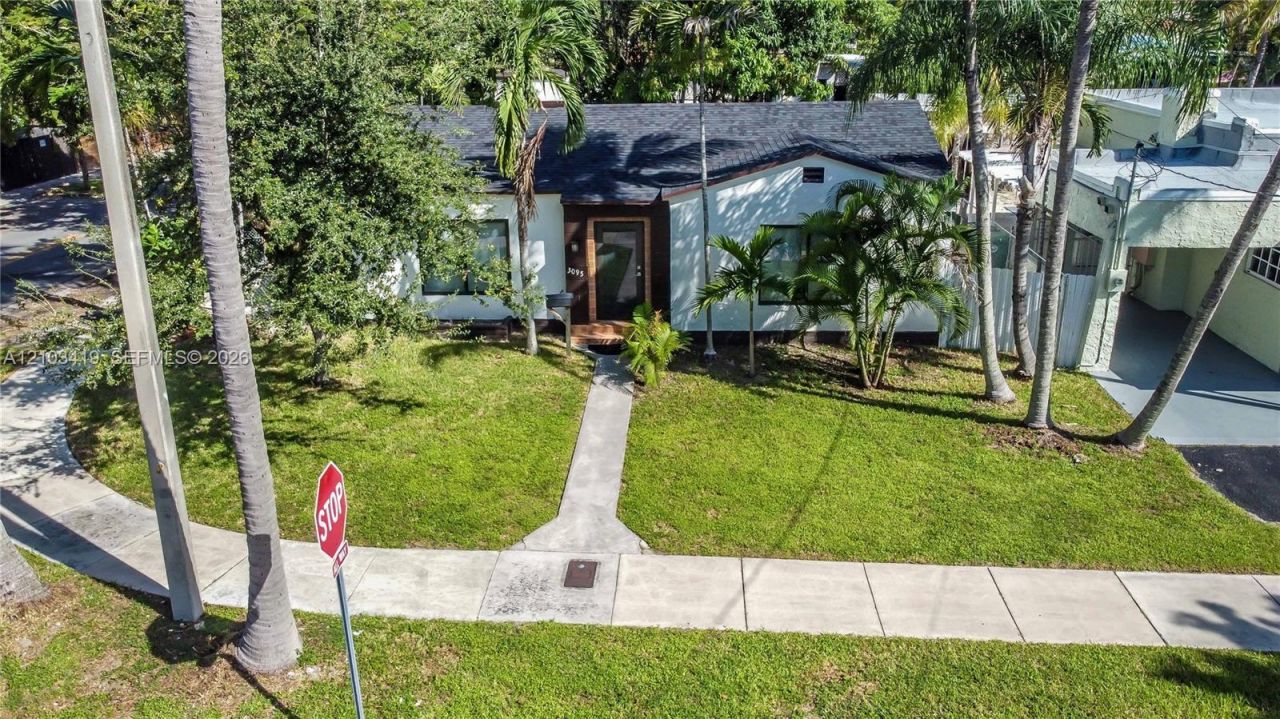 3095 NW 3rd St, Miami, FL 33125 Photo