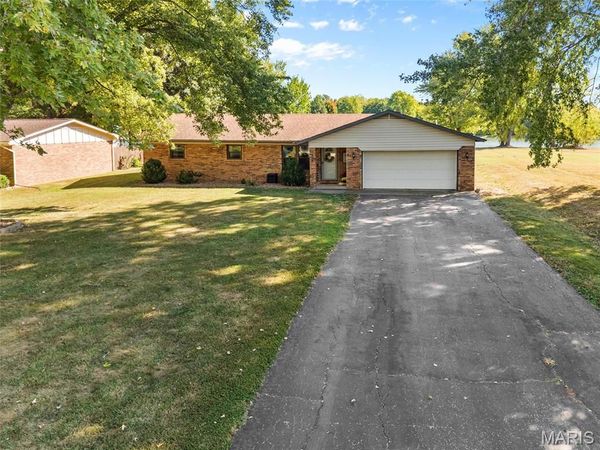 2236 Kaiser Road , New Athens, IL 62264