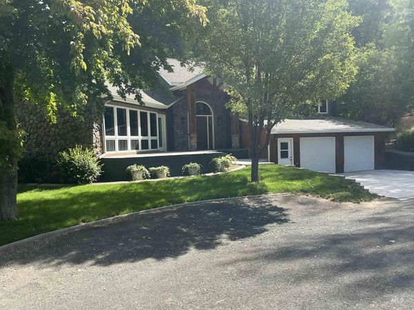 985 E 2450 S 985 E 245 S, Hagerman, ID 83332