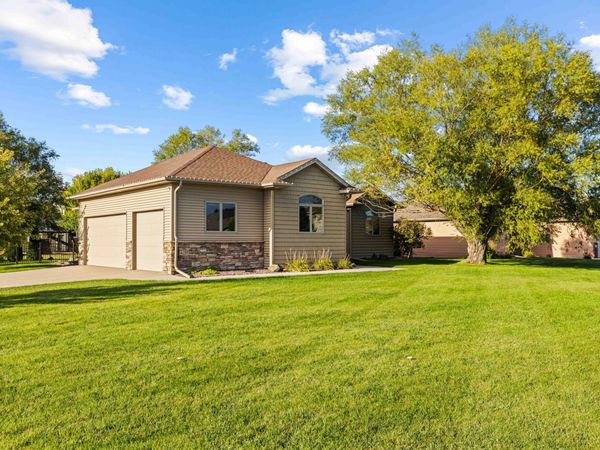 4295 49th Avenue S, Fargo, ND 58104