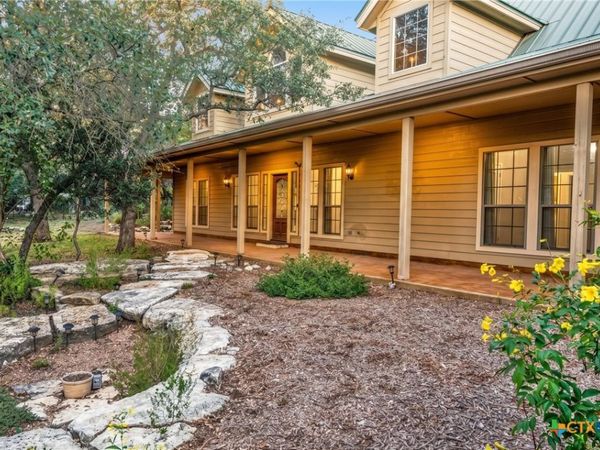 1761 Cottonwood Road , Fischer, TX 78623
