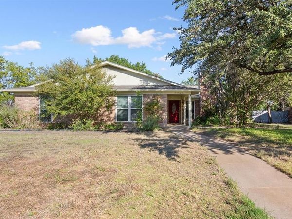 231 Del Rio Drive, Hewitt, TX 76643