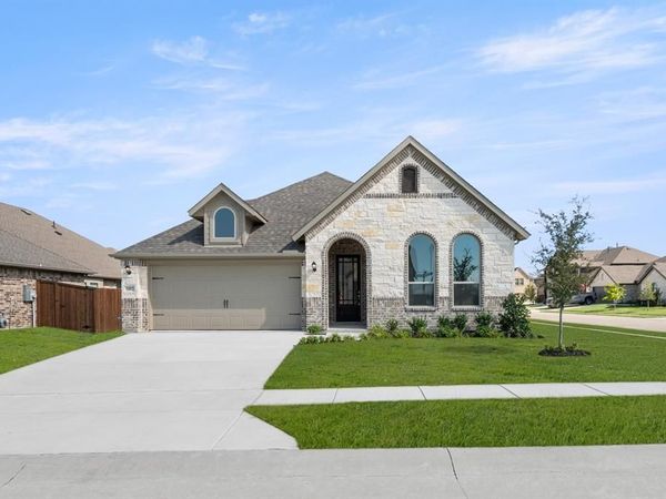 1102 Worthington Drive, Justin, TX 76247