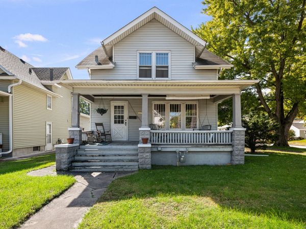 504 19th Avenue , Moline, IL 61265