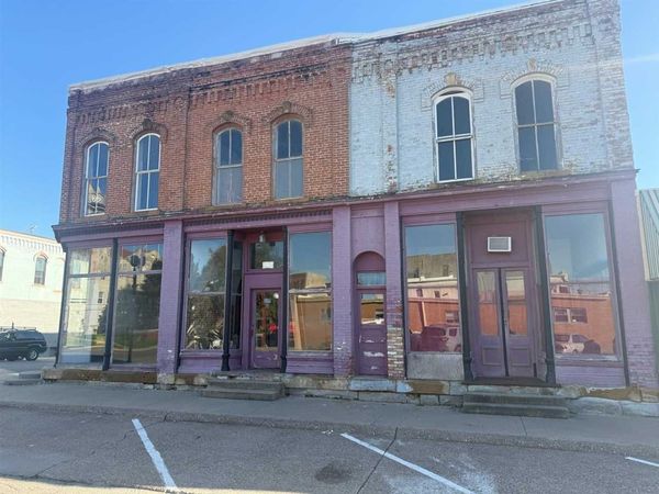 101 W Marion, Sigourney, IA 52591