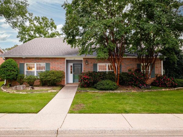 12400 Hunter's Glen Boulevard , Little Rock, AR 72211