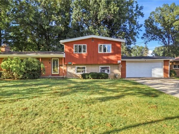 448 E Montrose Street , Youngstown, OH 44505