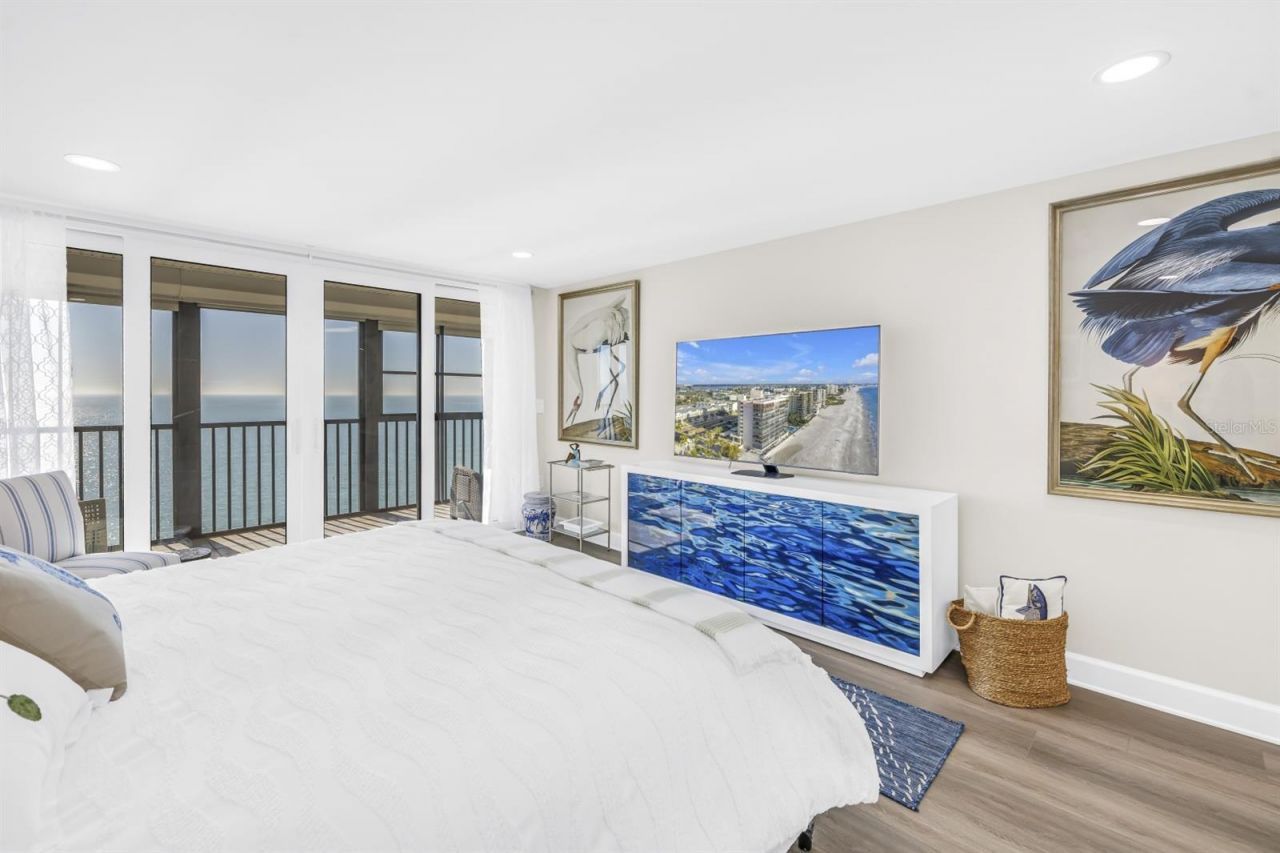 15462 Gulf Boulevard, Unit 1006, Madeira Beach, FL 33708 Photo