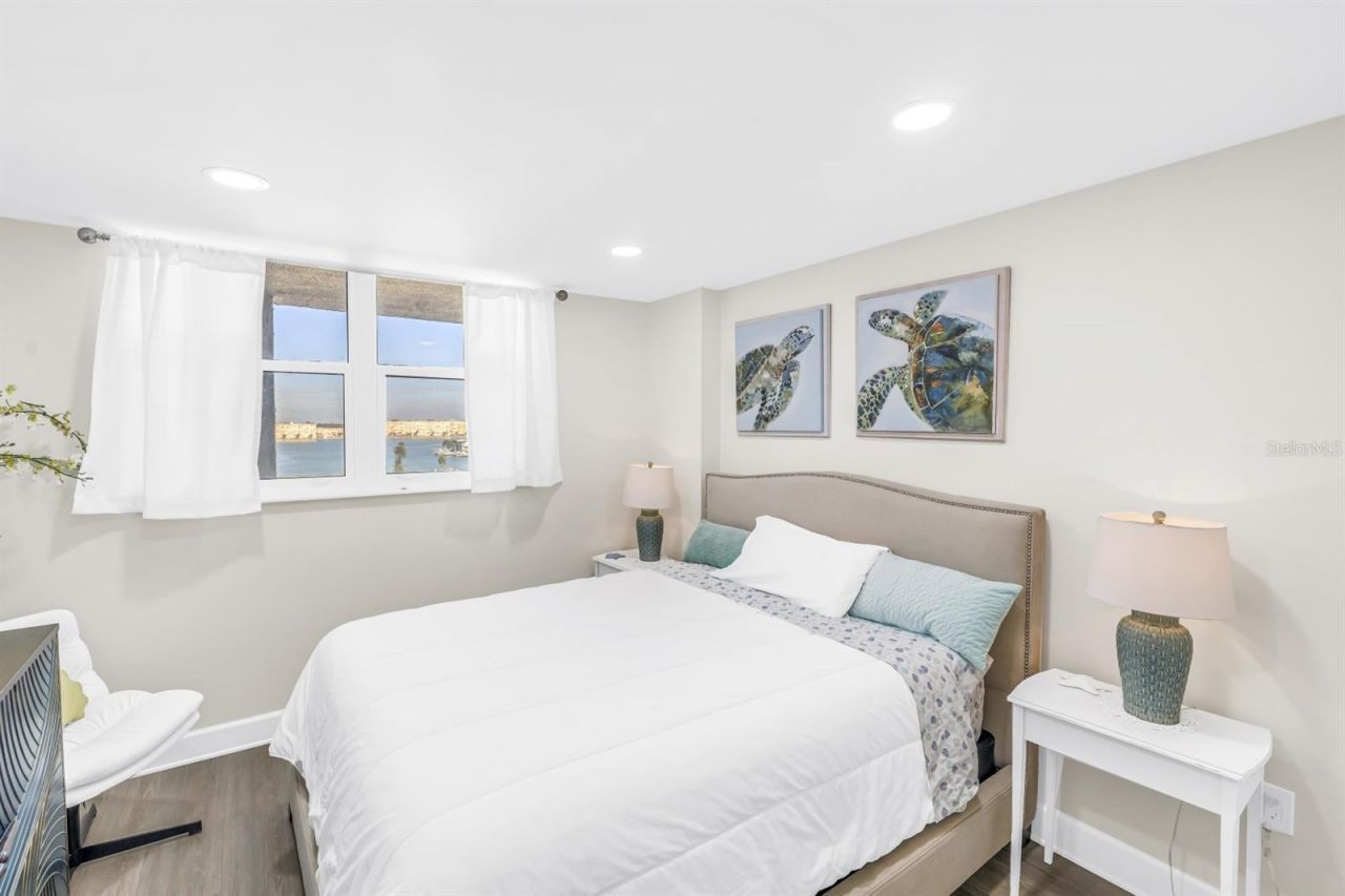 15462 Gulf Boulevard, Unit 1006, Madeira Beach, FL 33708 Photo