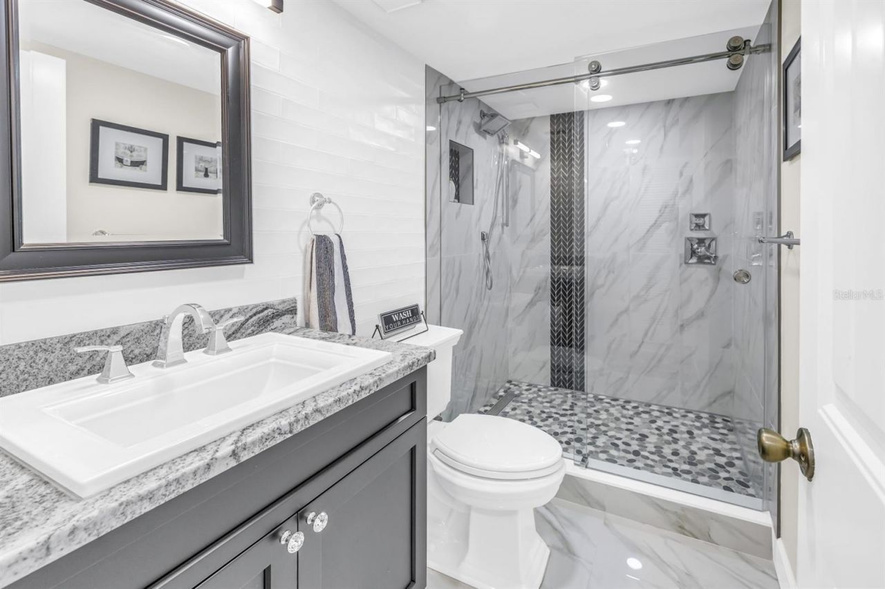 15462 Gulf Boulevard, Unit 1006, Madeira Beach, FL 33708 Photo