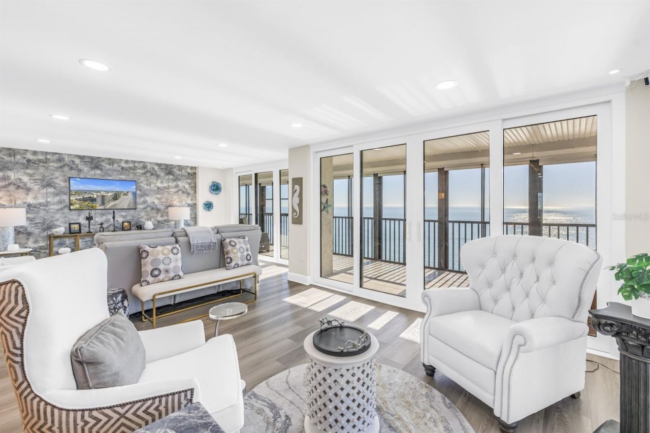 15462 Gulf Boulevard, Unit 1006, Madeira Beach, FL 33708 Photo