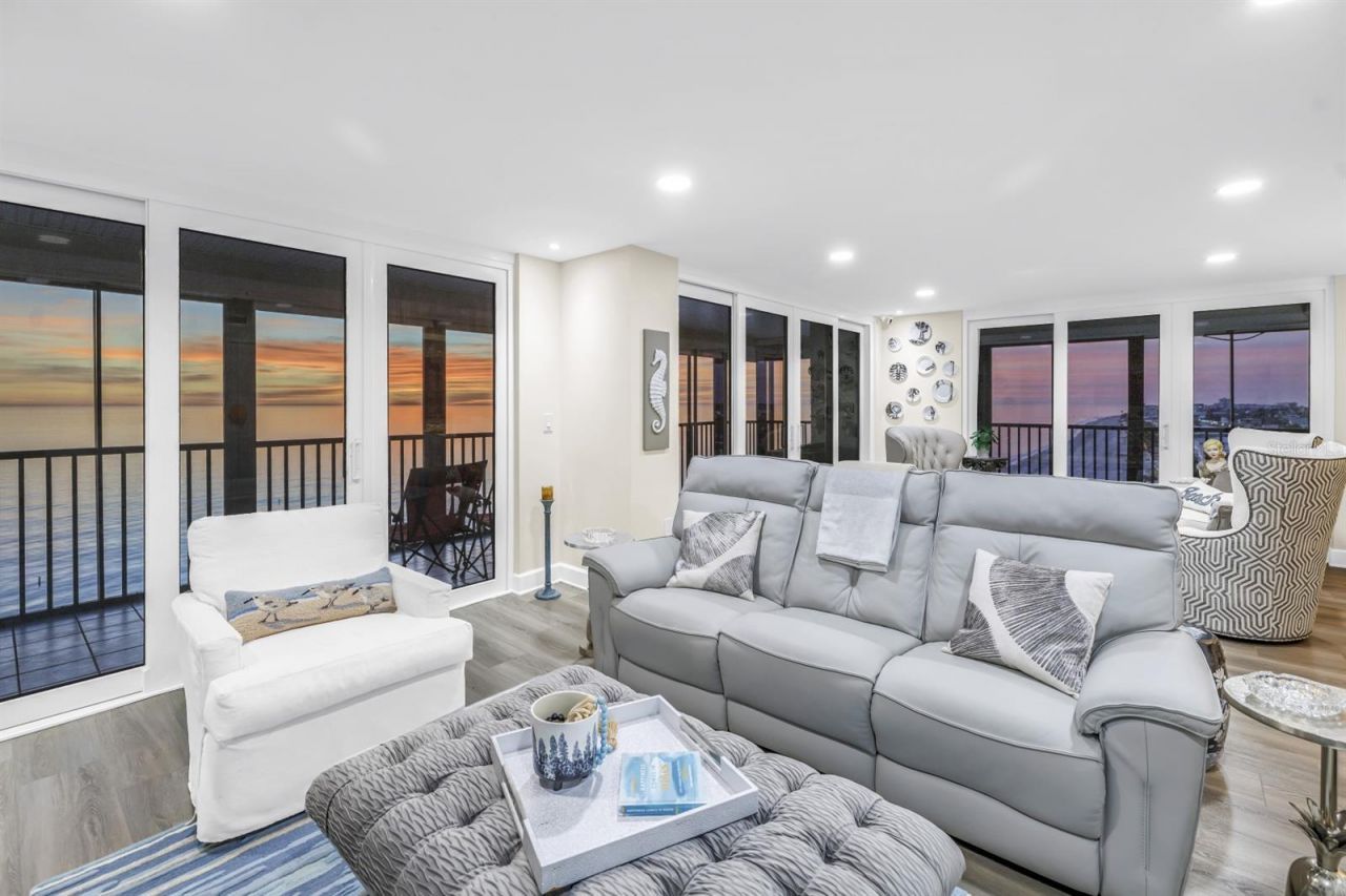 15462 Gulf Boulevard, Unit 1006, Madeira Beach, FL 33708 Photo