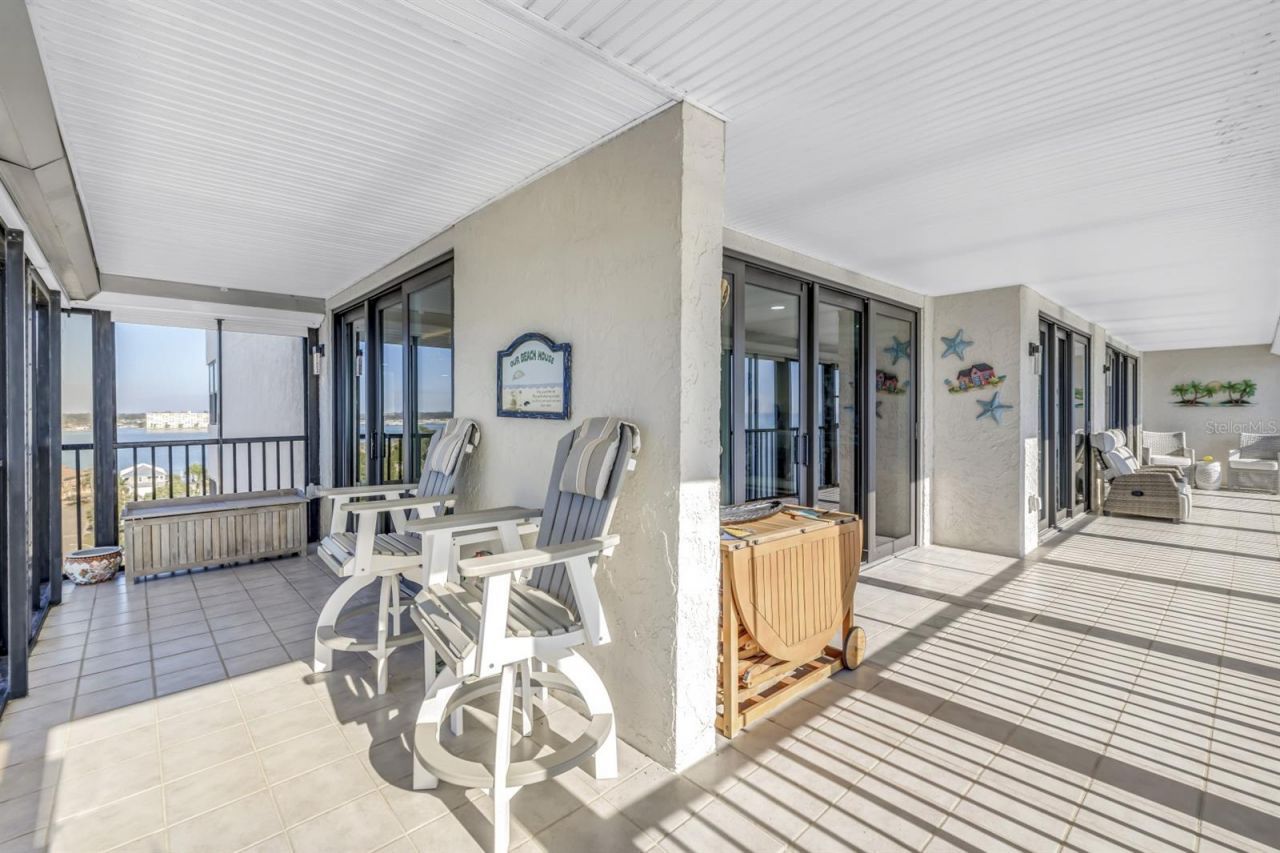 15462 Gulf Boulevard, Unit 1006, Madeira Beach, FL 33708 Photo
