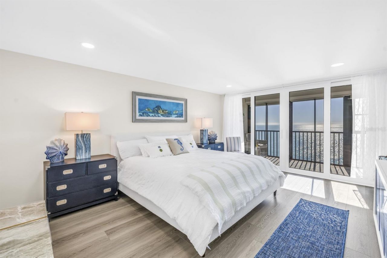 15462 Gulf Boulevard, Unit 1006, Madeira Beach, FL 33708 Photo