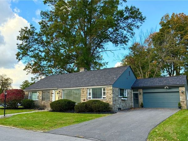 1 Regent Court, Utica, NY 13501