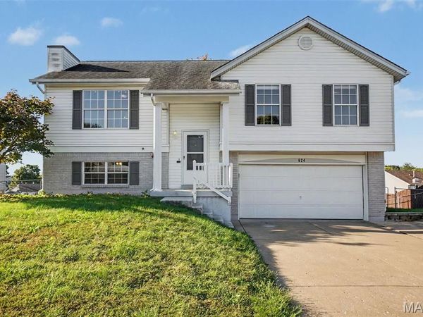 624 Longhorn Drive, O'Fallon, MO 63368