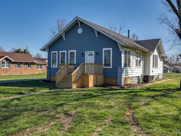 705 N Macoupin Street , Gillespie, IL 62033